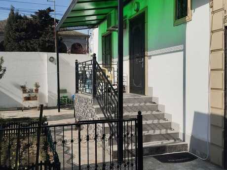 4 otaqlı həyət evi/bağ evi - Şüvəlan q. - 130 m²