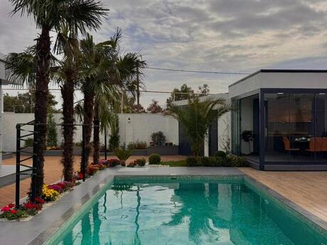 5 otaqlı həyət evi/bağ evi - Mərdəkan q. - 220 m²