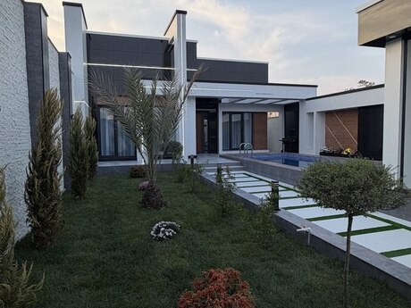 4 otaqlı həyət evi/bağ evi - Şüvəlan q. - 180 m²