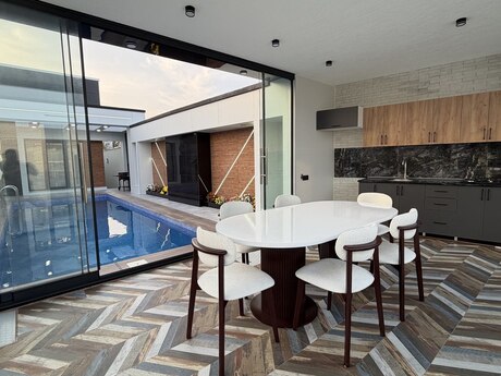4 otaqlı həyət evi/bağ evi - Şüvəlan q. - 180 m²