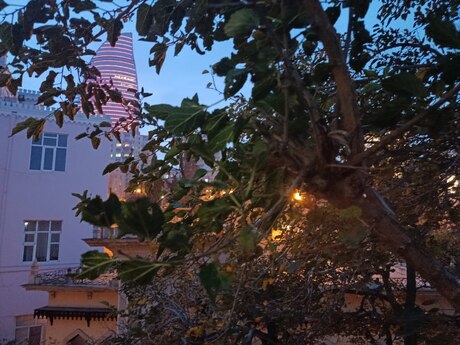 3 otaqlı köhnə tikili - İçəri Şəhər m. - 115 m²
