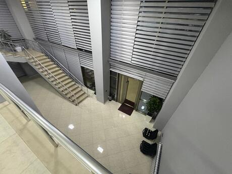 15 otaqlı ofis - Şah İsmayıl Xətai m. - 740 m²