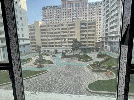 4 otaqlı yeni tikili - İnşaatçılar m. - 232 m²