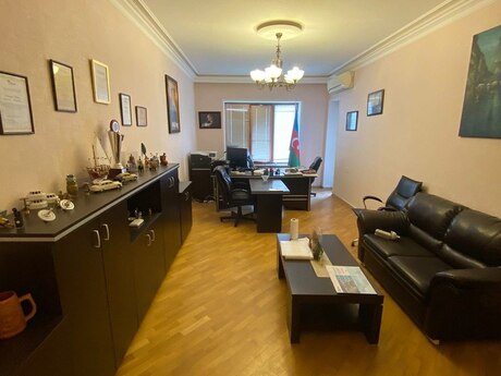 Elan №5660499 - Bakı, Nizami m., 4 otaqlı, 160 m²