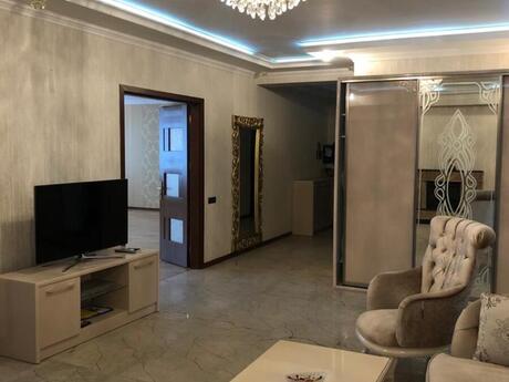 5 otaqlı yeni tikili - 28 May m. - 286 m²