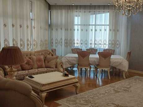5-room apartment for rent, 221 m², Elmlər Akademiyası: 2 000 ₼/mo 3