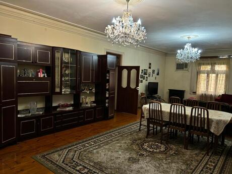 9-комн. дом/дача - пос. Карачухур - 400 м²