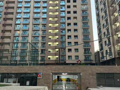 4 otaqlı yeni tikili - 28 May m. - 196 m²