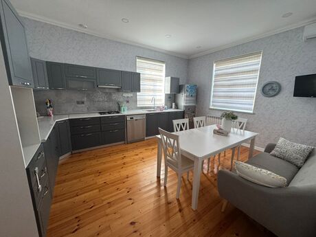 6 otaqlı həyət evi/bağ evi - Nardaran q. - 260 m²