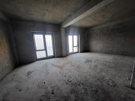 5 otaqlı yeni tikili - Ağ şəhər q. - 202 m²