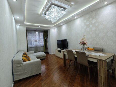 Объявление №5661243 - Баку, пос. Бакиханова, 4-комн., 100 м², 2/5 этаж