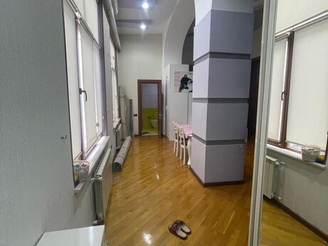 4 otaqlı köhnə tikili - Sahil m. - 120 m²