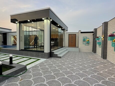 4 otaqlı həyət evi/bağ evi - Şüvəlan q. - 170 m²