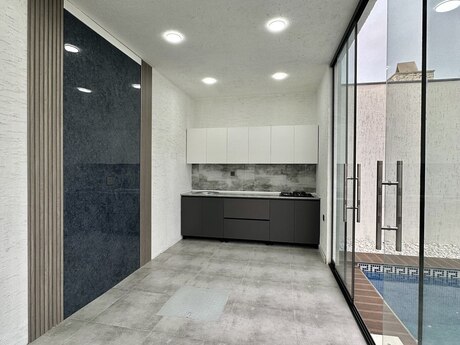 4 otaqlı həyət evi/bağ evi - Şüvəlan q. - 150 m²