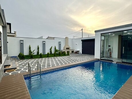 4 otaqlı həyət evi/bağ evi - Şüvəlan q. - 150 m²
