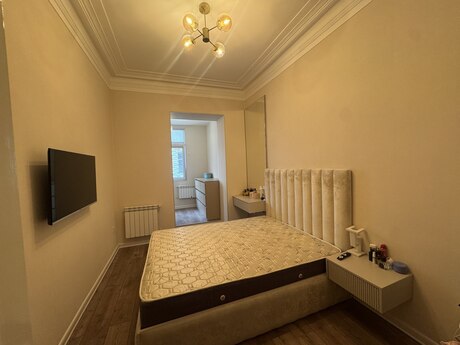 2 otaqlı köhnə tikili - Nizami m. - 65 m²