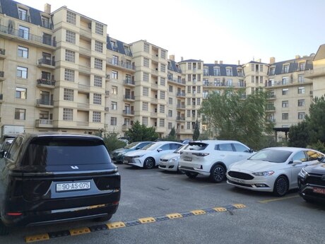 3 otaqlı köhnə tikili - Ağ şəhər q. - 110 m²