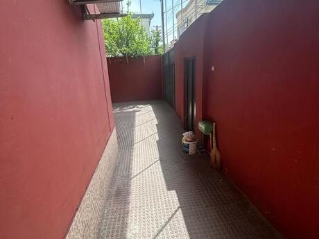 4 otaqlı həyət evi/bağ evi - Gənclik m. - 200 m²