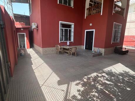 4 otaqlı həyət evi/bağ evi - Gənclik m. - 200 m²