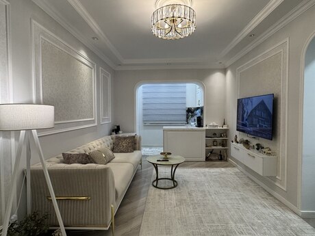 2 otaqlı köhnə tikili - Azadlıq Prospekti m. - 55 m²