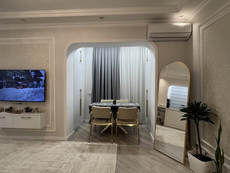 2 otaqlı köhnə tikili - Azadlıq Prospekti m. - 55 m²