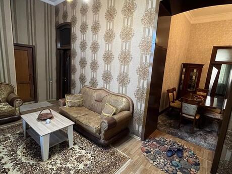 4 otaqlı köhnə tikili - 20-ci sahə q. - 130 m²