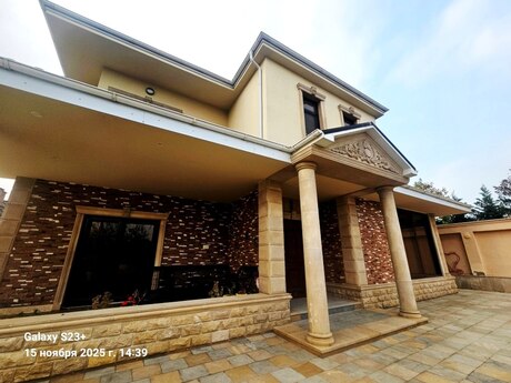 6 otaqlı həyət evi/bağ evi - Novxanı q. - 400 m²