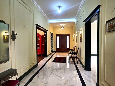 6 otaqlı həyət evi/bağ evi - Novxanı q. - 400 m²