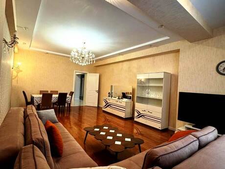 4 otaqlı yeni tikili - 28 May m. - 185 m²