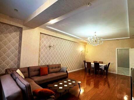 4 otaqlı yeni tikili - 28 May m. - 185 m²