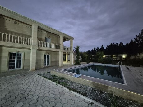 Объявление №5667327 - Баку, пос. Бильгях, 4-комн., 250 м²