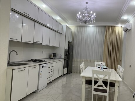3 otaqlı yeni tikili - Ağ şəhər q. - 150 m²