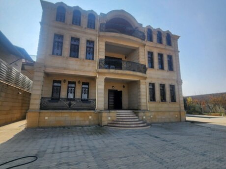 10 otaqlı həyət evi/bağ evi - Fatmayı q. - 700 m²