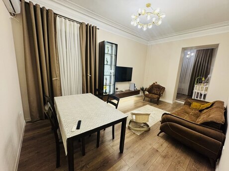 2 otaqlı köhnə tikili - Nizami m. - 65 m²
