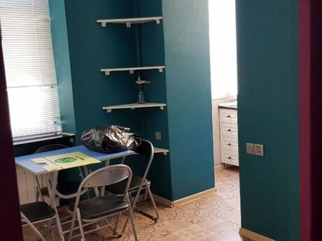 3 otaqlı köhnə tikili - İçəri Şəhər m. - 85 m²