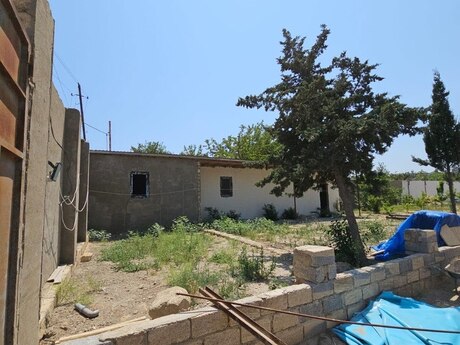 7 otaqlı həyət evi/bağ evi - Novxanı q. - 250 m²