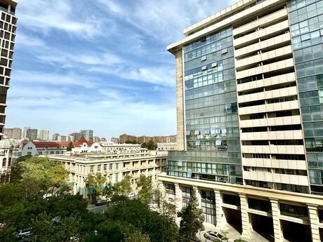 Объявление №5670629 - Баку, м. 28 мая, 3-комн., 105 м², 7/16 этаж