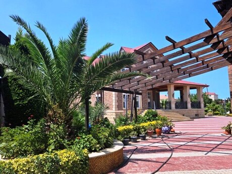 5 otaqlı həyət evi/bağ evi - Mərdəkan q. - 400 m²