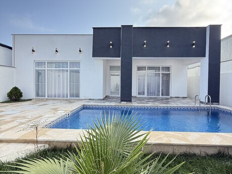 4 otaqlı həyət evi/bağ evi - Şüvəlan q. - 150 m²