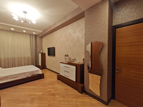 4 otaqlı yeni tikili - 28 May m. - 195 m²