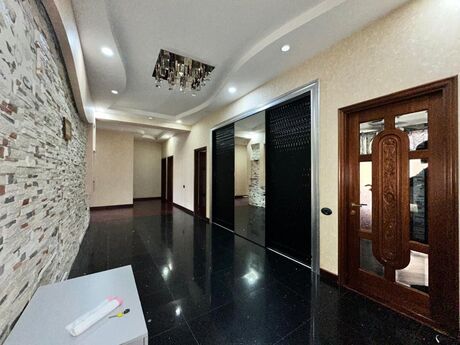 4-комн. новостройка - м. 28 мая - 205 м²