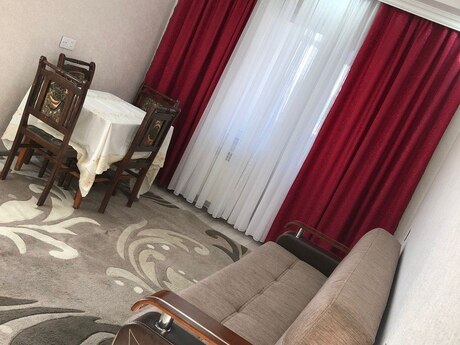 2 otaqlı köhnə tikili - 8-ci mikrorayon q. - 65 m²