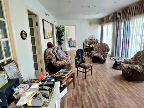 5 otaqlı həyət evi/bağ evi - Şüvəlan q. - 265 m²