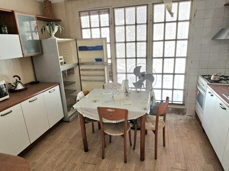 5 otaqlı həyət evi/bağ evi - Şüvəlan q. - 265 m²