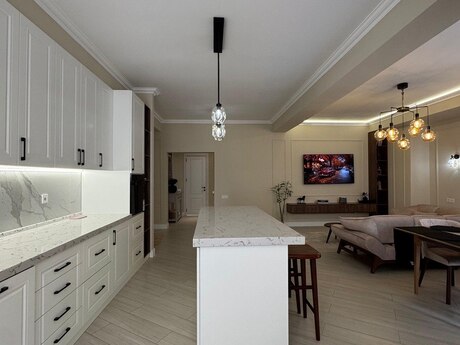 4-комн. новостройка - Насиминский  р. - 175 м²