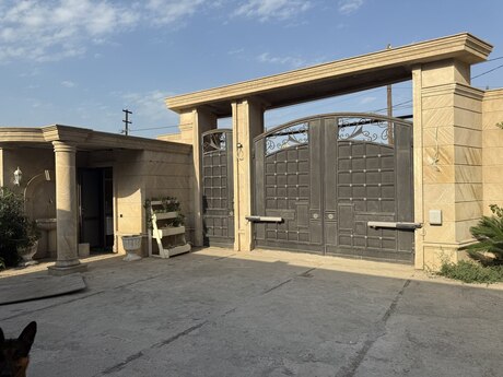 6 otaqlı həyət evi/bağ evi - Novxanı q. - 560 m²