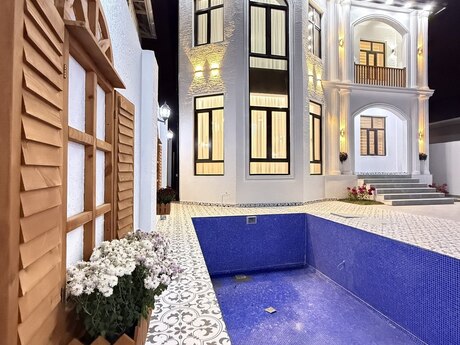 5 otaqlı həyət evi/bağ evi - Buzovna q. - 210 m²