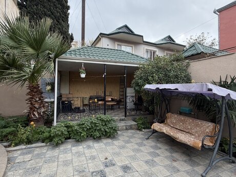 7 otaqlı həyət evi/bağ evi - Bakıxanov q. - 250 m²