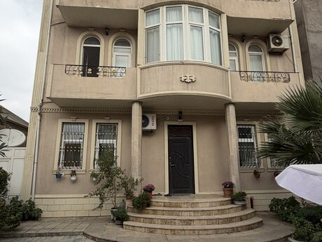 7 otaqlı həyət evi/bağ evi - Bakıxanov q. - 250 m²