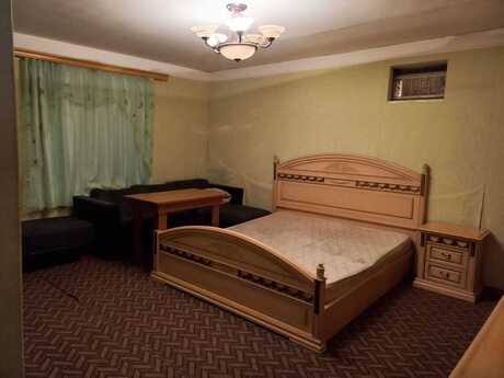 1 otaqlı köhnə tikili - Elmlər Akademiyası m. - 35 m²
